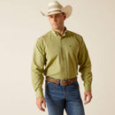 ARIAT Men's Wrinkle Free Solid Pinpoint Oxford Classic Fit Shirt 10051325