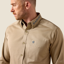 ARIAT Men's Team Logo Twill Classic Fit Shirt